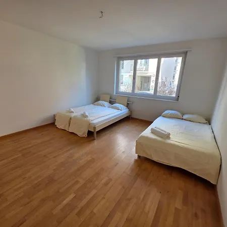 Large Flats, Center - Schc Appartement