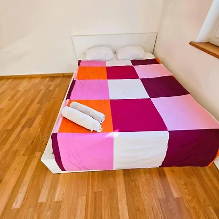 Large Flats, Center - Schc *
